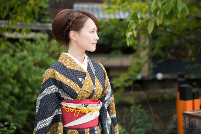 9 Traits That Make a Japanese Woman Think 